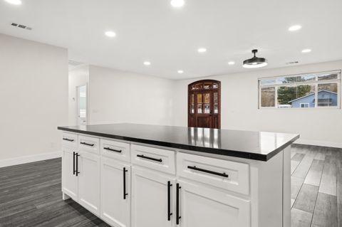 Tiny photo for 950 S K Street, Lakeview, OR 97630 (MLS # 220211884)