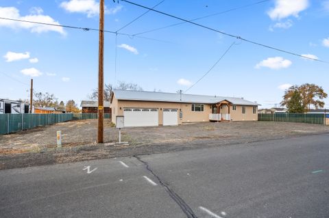 Tiny photo for 950 S K Street, Lakeview, OR 97630 (MLS # 220211884)