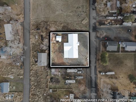 Tiny photo for 950 S K Street, Lakeview, OR 97630 (MLS # 220211884)