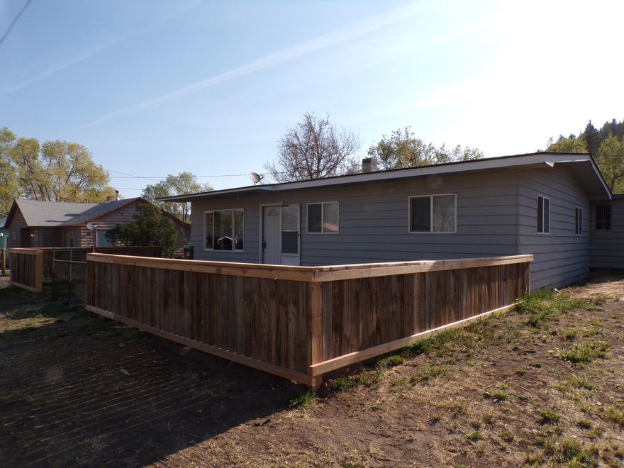 Here is your chance to own a little bit of the country close in to town.  This 1120 SF home features  3 bedrooms and 1 bathroom. 

All on 2.16 acres fenced for your privacy.