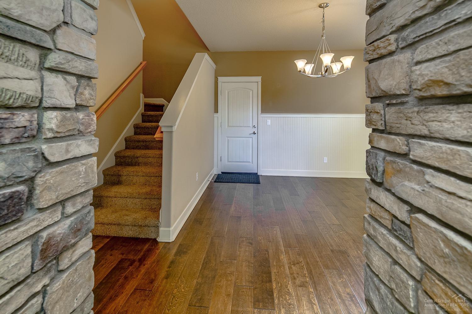 Lava Ridges - Residential