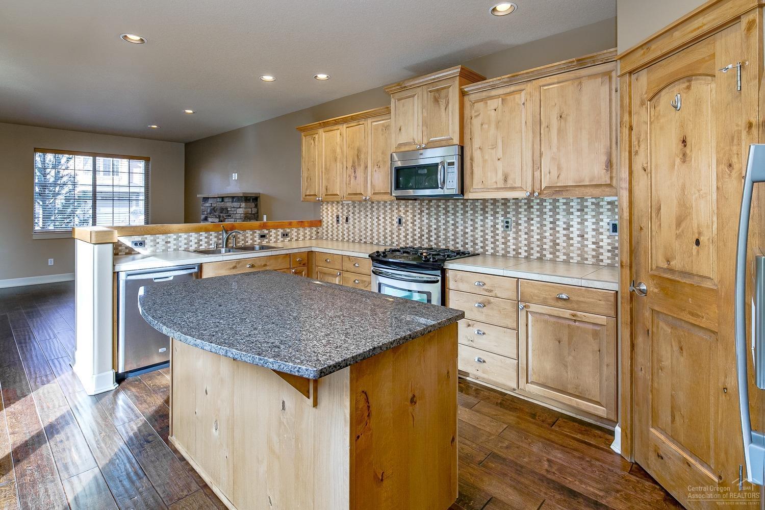 Lava Ridges - Residential