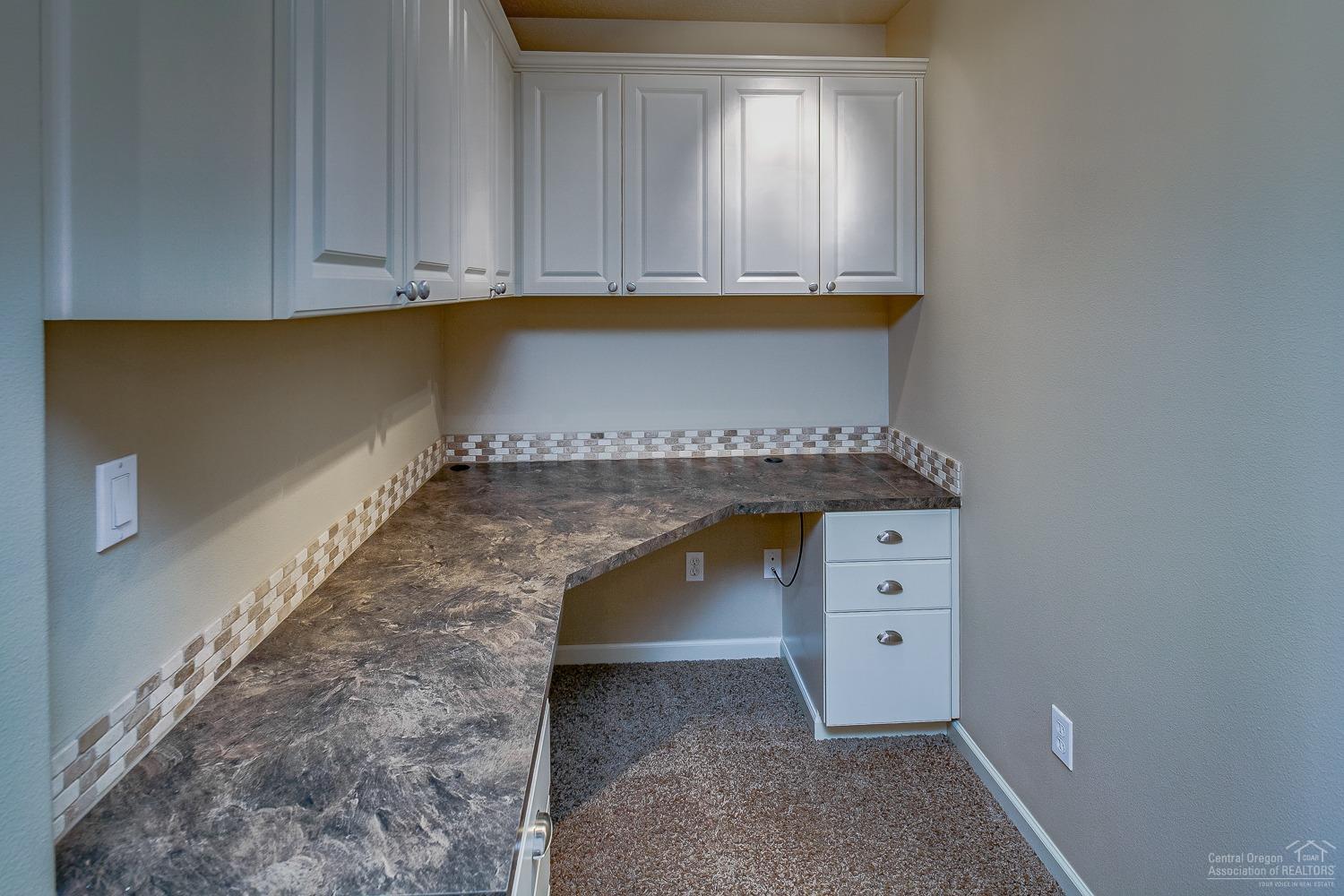 Lava Ridges - Residential