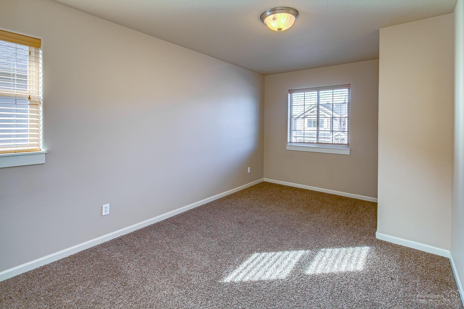 Lava Ridges - Residential