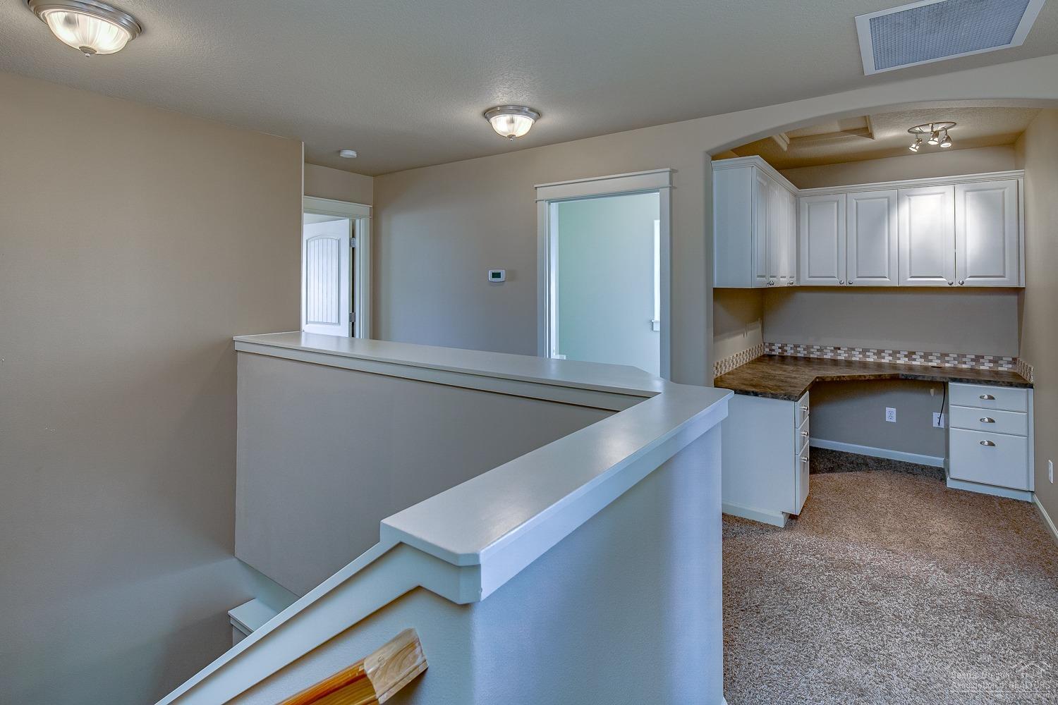 Lava Ridges - Residential