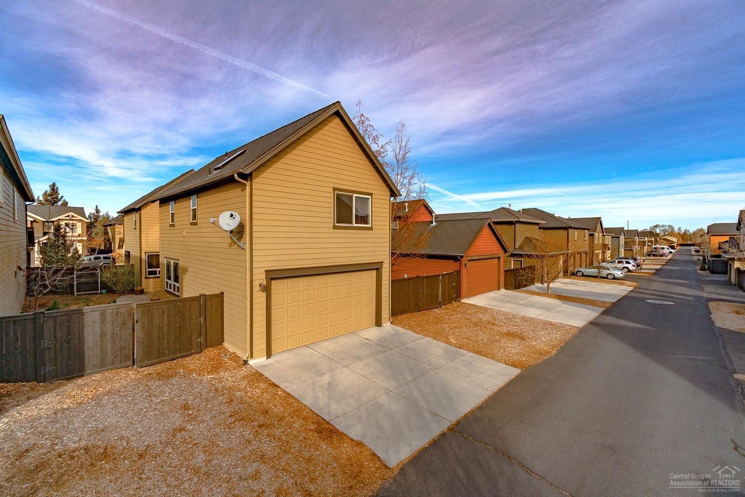 Lava Ridges - Residential