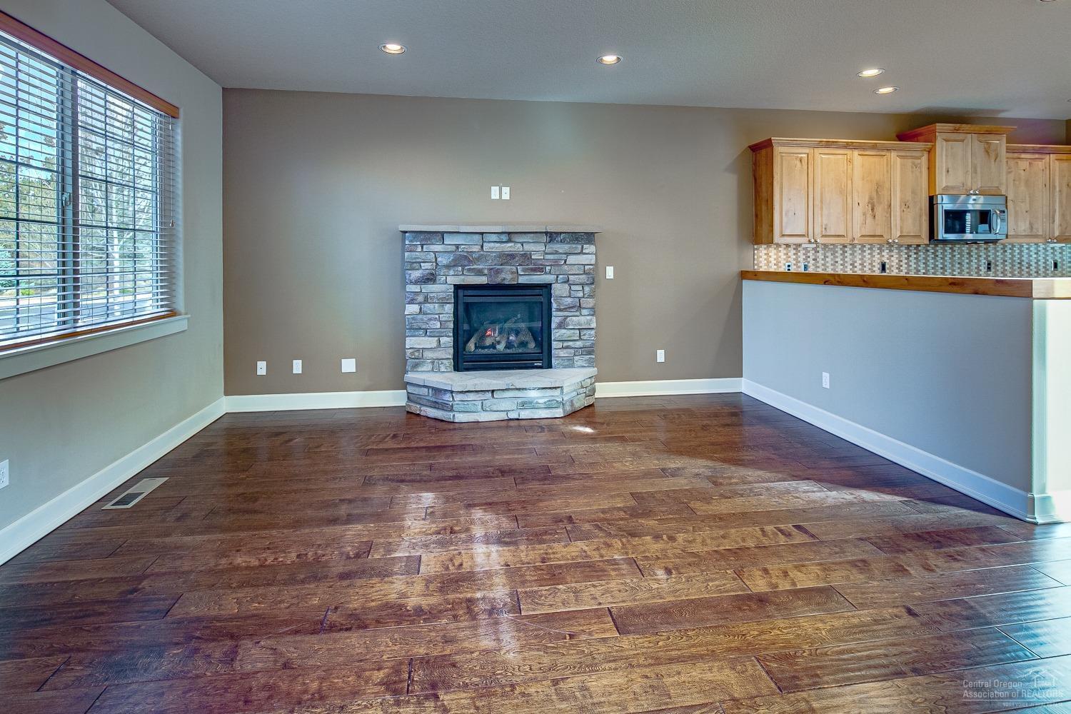 Lava Ridges - Residential