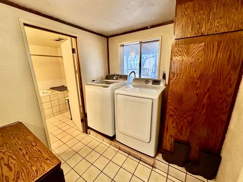 Tiny photo for 1450 Summit Loop, Grants Pass, OR 97527 (MLS # 220212499)