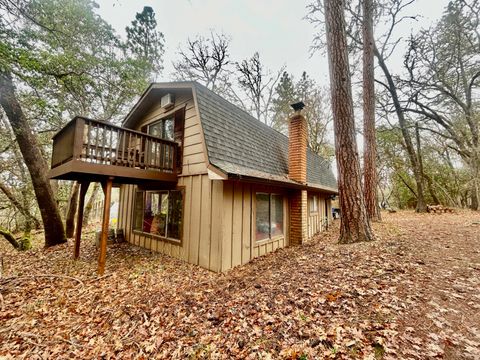 Photo of 1450 Summit Loop, Grants Pass, OR 97527 (MLS # 220212499)