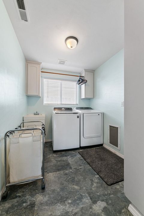 Tiny photo for 1017 Havenwood Drive, Eagle Point, OR 97524 (MLS # 220219624)