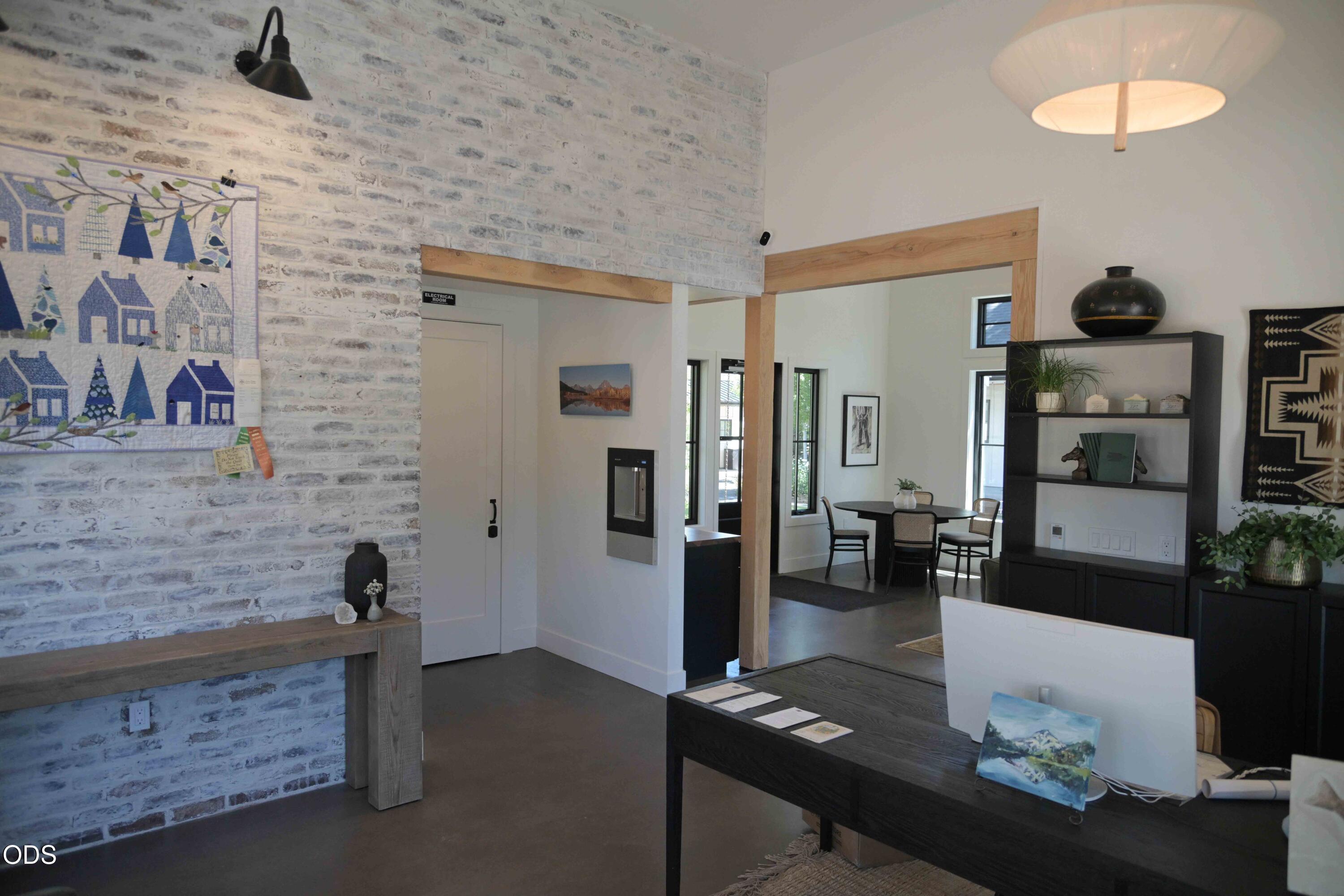 560 E Main Avenue