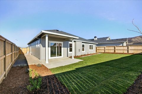 Tiny photo for 3758 Carlin Drive, Medford, OR 97504 (MLS # 220214320)