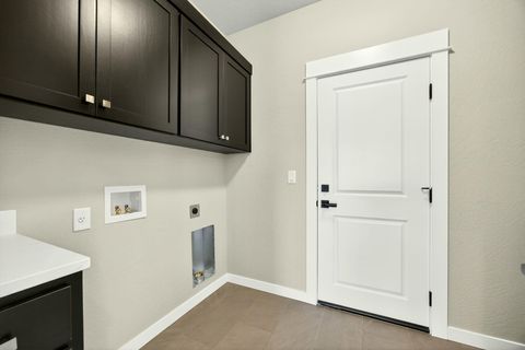 Tiny photo for 3758 Carlin Drive, Medford, OR 97504 (MLS # 220214320)