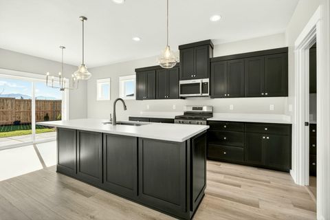 Tiny photo for 3758 Carlin Drive, Medford, OR 97504 (MLS # 220214320)