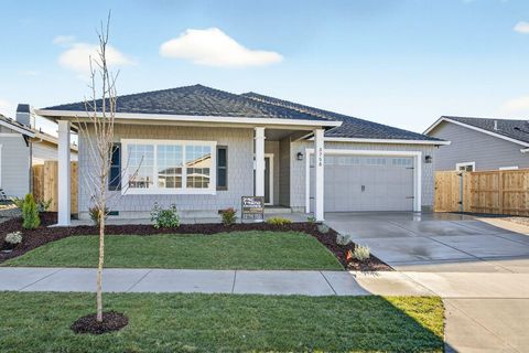Tiny photo for 3758 Carlin Drive, Medford, OR 97504 (MLS # 220214320)