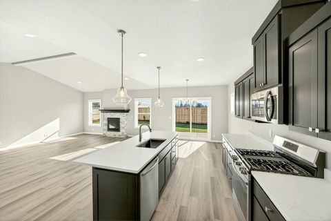 Tiny photo for 3758 Carlin Drive, Medford, OR 97504 (MLS # 220214320)