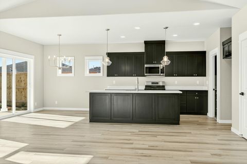 Tiny photo for 3758 Carlin Drive, Medford, OR 97504 (MLS # 220214320)