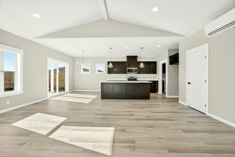 Tiny photo for 3758 Carlin Drive, Medford, OR 97504 (MLS # 220214320)