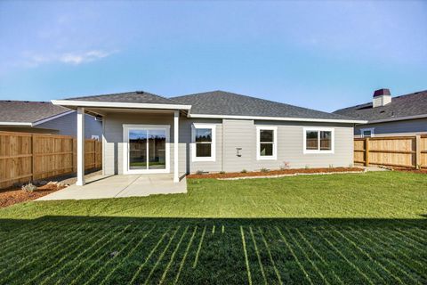 Tiny photo for 3758 Carlin Drive, Medford, OR 97504 (MLS # 220214320)