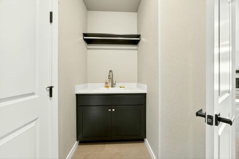 Tiny photo for 3758 Carlin Drive, Medford, OR 97504 (MLS # 220214320)