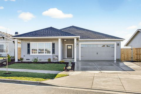 Tiny photo for 3758 Carlin Drive, Medford, OR 97504 (MLS # 220214320)