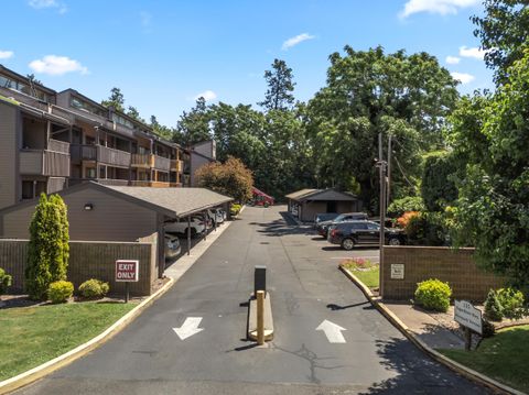Tiny photo for 115 Rogue River Highway #APT 307, Grants Pass, OR 97527 (MLS # 220220045)