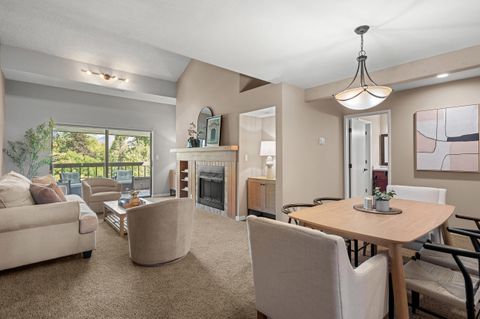 Tiny photo for 115 Rogue River Highway #APT 307, Grants Pass, OR 97527 (MLS # 220220045)