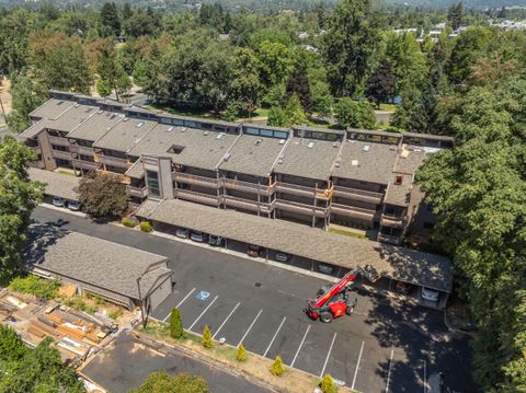 Tiny photo for 115 Rogue River Highway #APT 307, Grants Pass, OR 97527 (MLS # 220220045)