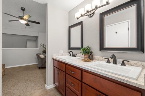 Tiny photo for 115 Rogue River Highway #APT 307, Grants Pass, OR 97527 (MLS # 220220045)