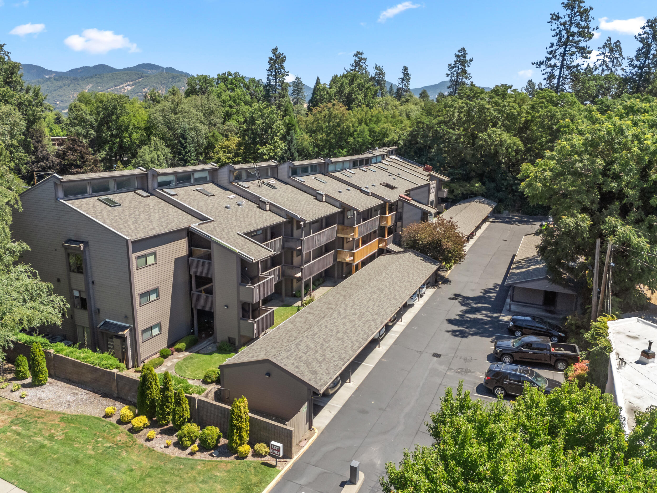 115 Rogue River Highway APT 307