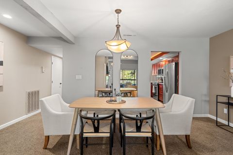 Tiny photo for 115 Rogue River Highway #APT 307, Grants Pass, OR 97527 (MLS # 220220045)