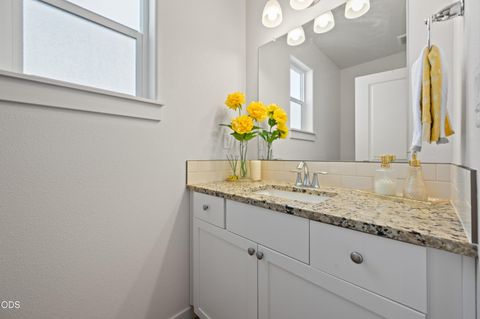 Tiny photo for 3496 NW 9th Lane, Redmond, OR 97756 (MLS # 220223553)