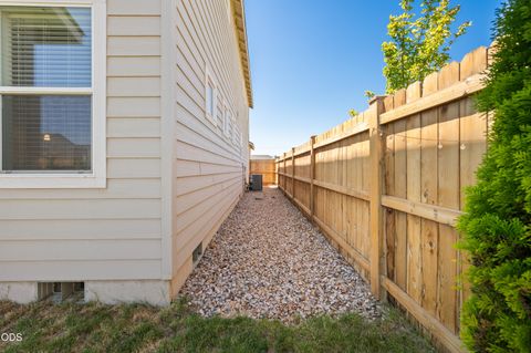Tiny photo for 3496 NW 9th Lane, Redmond, OR 97756 (MLS # 220223553)