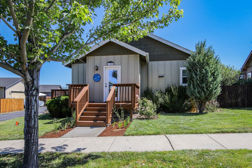 Lovely single level 2 bedroom 2 bath 1133 sq ft. Open floor plan with vaulted ceilings, real hardwood floors and gas fireplace.  Fresh interior paint  3 decks Cascade Mountain View from front and side decks  Fenced lot and easy care landscaping Double car attached garage.
Forced air gas heat with central air conditioning, all appliances included