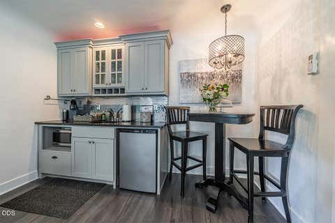 Tiny photo for 215 S 4th Street, Jacksonville, OR 97530 (MLS # 220224076)