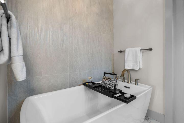 Broken Top - Residential