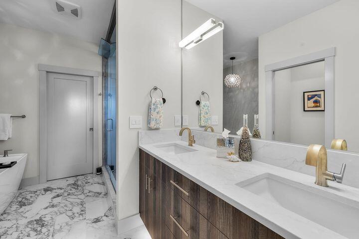 Broken Top - Residential