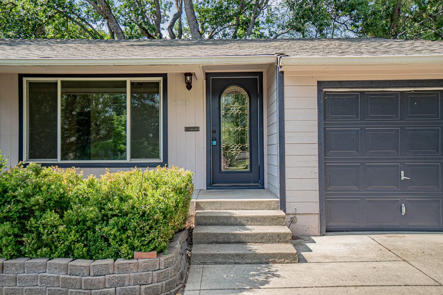 Great cottage style home in a wonderful, established East Medford location. Oak and tile floors, updated bathroom, new interior paint. Gas heat with central air conditioning, large fenced rear yard with mature trees and plantings and large deck. Fabulous location with easy access to shopping and freeway. The driveway has been replaced. Don't pass up this affordable cutie. Great starter home or rental.