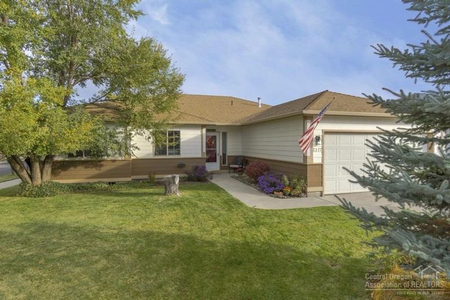 Situated just half a mile away from the Dry Canyon trail, & on a corner lot, sits this lovely family home. Perfectly located only a short walk to the schools, this 3 bed, 2 bath home offers lots of possibilities. Vaulted ceilings in main living room provides abundant natural light. Large master complete w/quaint sitting area, dual vanity, walk-in-closet & sliding door. Covered patio w/gas BBQ pit perfect for entertaining. Flex space, breakfast nook & a separate laundry room make this home a hidden gem.