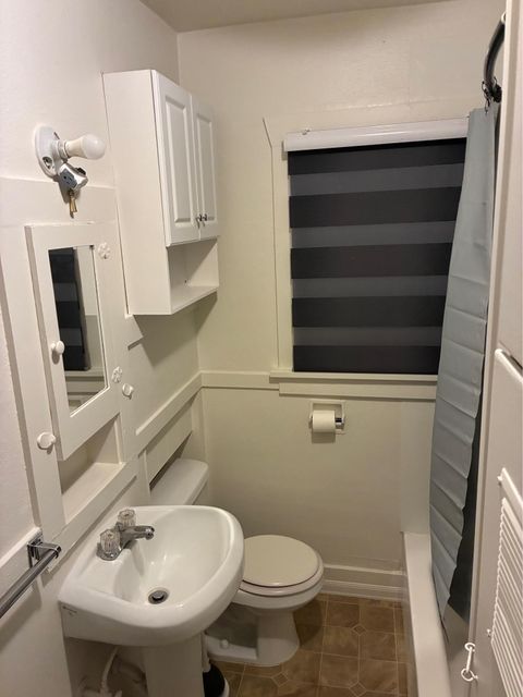 Tiny photo for 3228 Shasta Way, Klamath Falls, OR 97603 (MLS # 220213258)