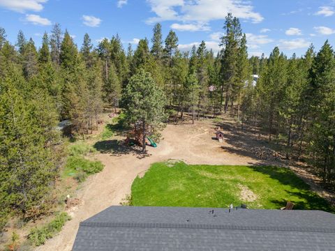 Tiny photo for 16092 Snowberry Lane, La Pine, OR 97739 (MLS # 220215709)