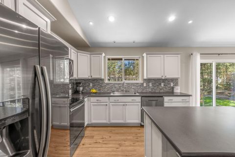 Tiny photo for 16092 Snowberry Lane, La Pine, OR 97739 (MLS # 220215709)