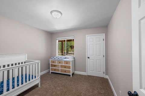 Tiny photo for 16092 Snowberry Lane, La Pine, OR 97739 (MLS # 220215709)