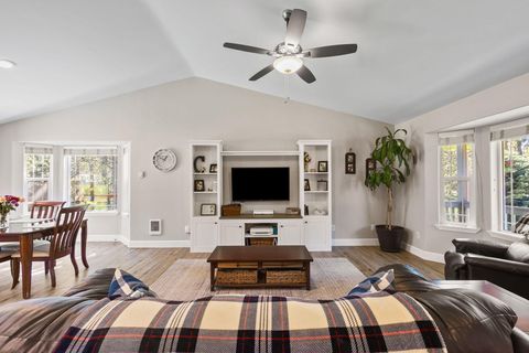 Tiny photo for 16092 Snowberry Lane, La Pine, OR 97739 (MLS # 220215709)