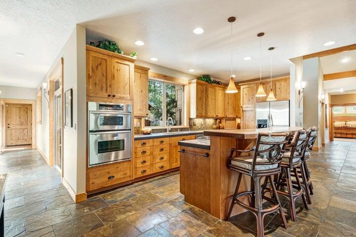 7th Mtn Golf Village - Residential