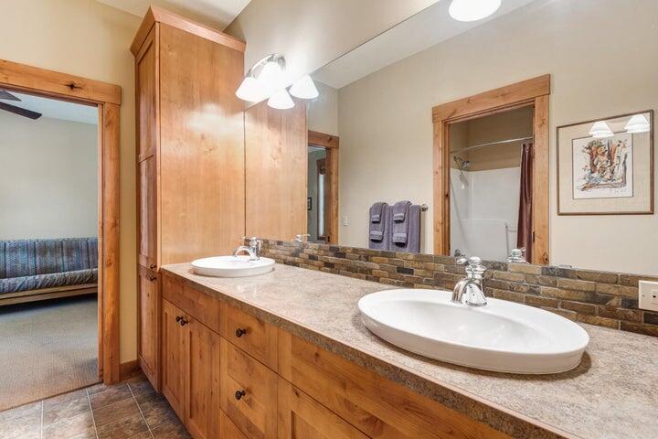 7th Mtn Golf Village - Residential