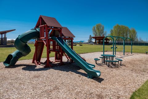 Tiny photo for 87722 Pinion Lane, Christmas Valley, OR 97641 (MLS # 220214331)