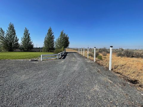 Tiny photo for 87722 Pinion Lane, Christmas Valley, OR 97641 (MLS # 220214331)