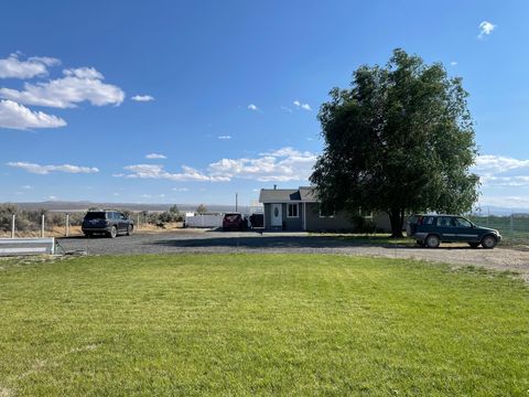 Tiny photo for 87722 Pinion Lane, Christmas Valley, OR 97641 (MLS # 220214331)