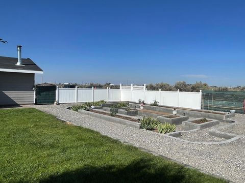 Tiny photo for 87722 Pinion Lane, Christmas Valley, OR 97641 (MLS # 220214331)